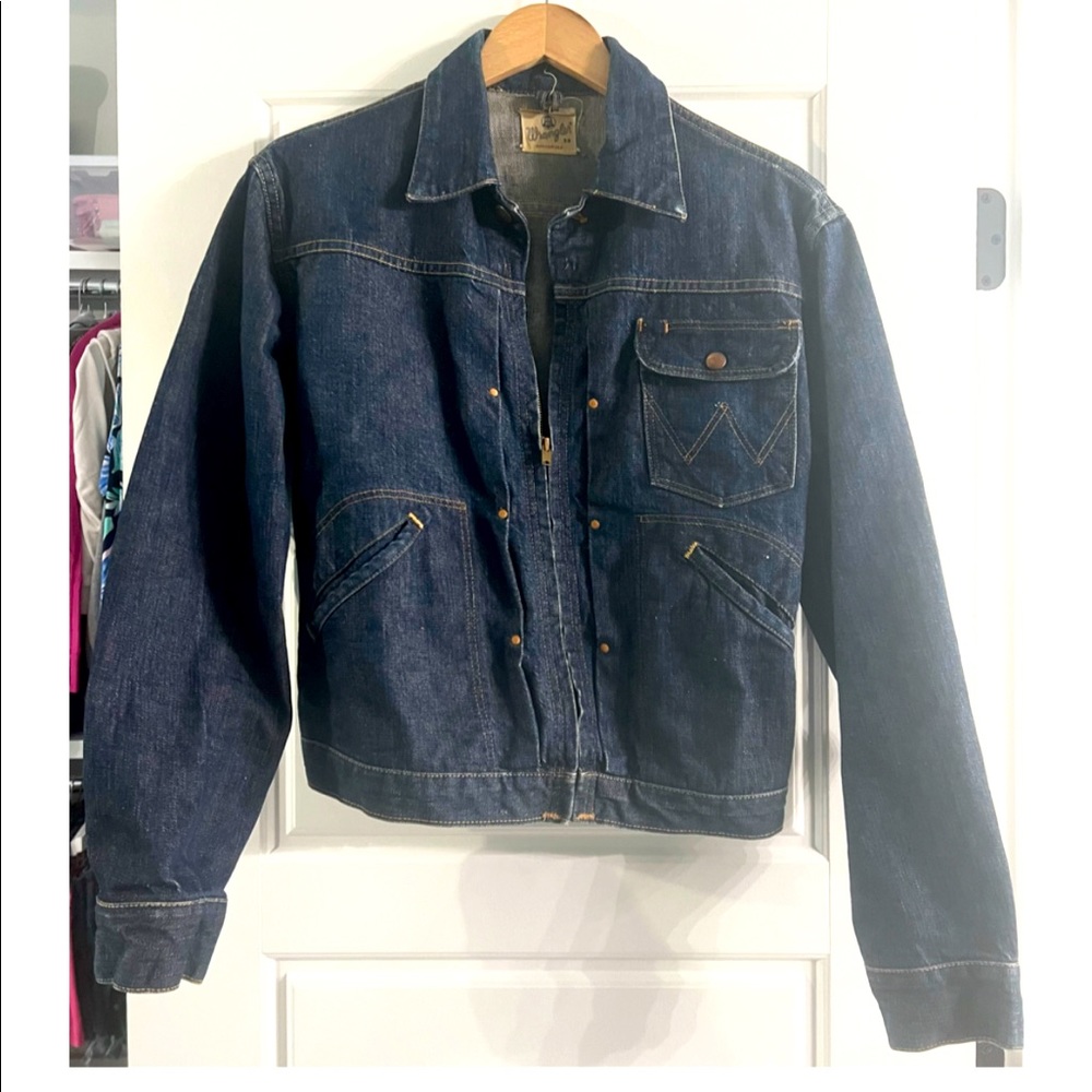 Women’s sz M vintage wrangler jean jacket zip closure dark denim unique  L@@K